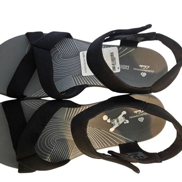 Clarks Cloud Stepper sandals, black. Size 9. - Picture 4 of 5